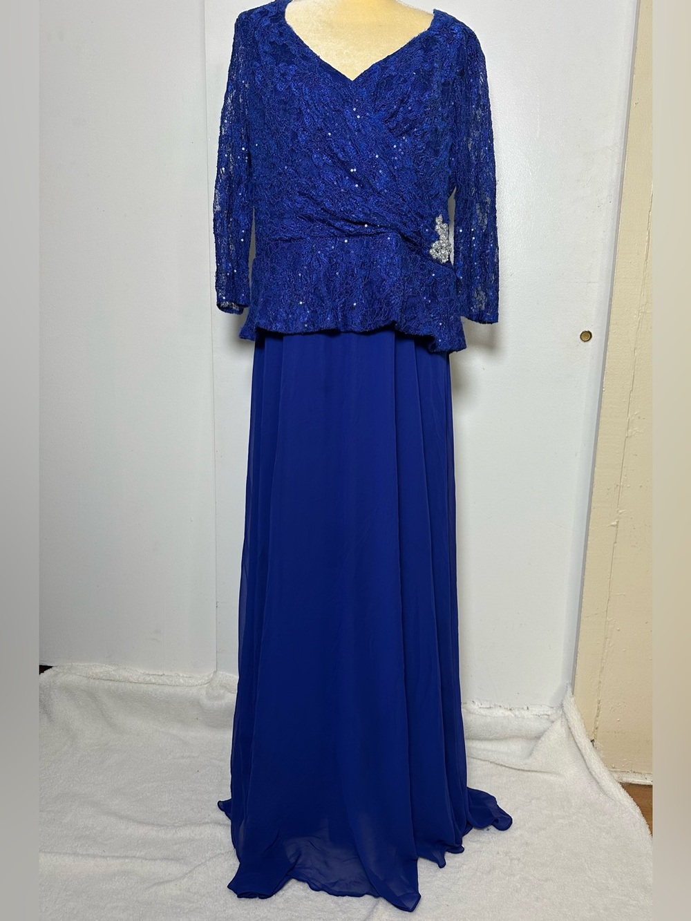 Cindy USA Royal Blue Lace Gown - Sequin Evening Dress  Tag 2XL (Like L)